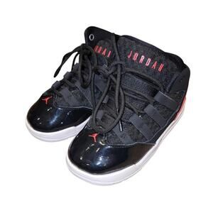 Nike Air Jordan Aura Max Black White Red AQ9215-006 Youth Sneakers Size 8C